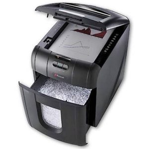 Kancelar_skartovacka