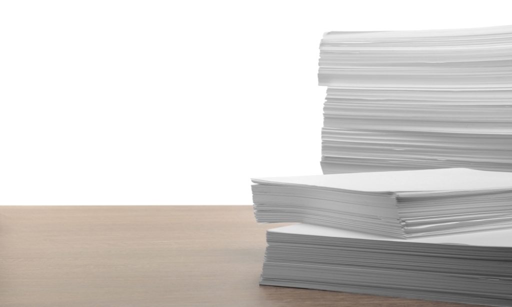 Kancelársky papier a jeho kľúčové vlastnosti pre efektívne pracovné prostredie